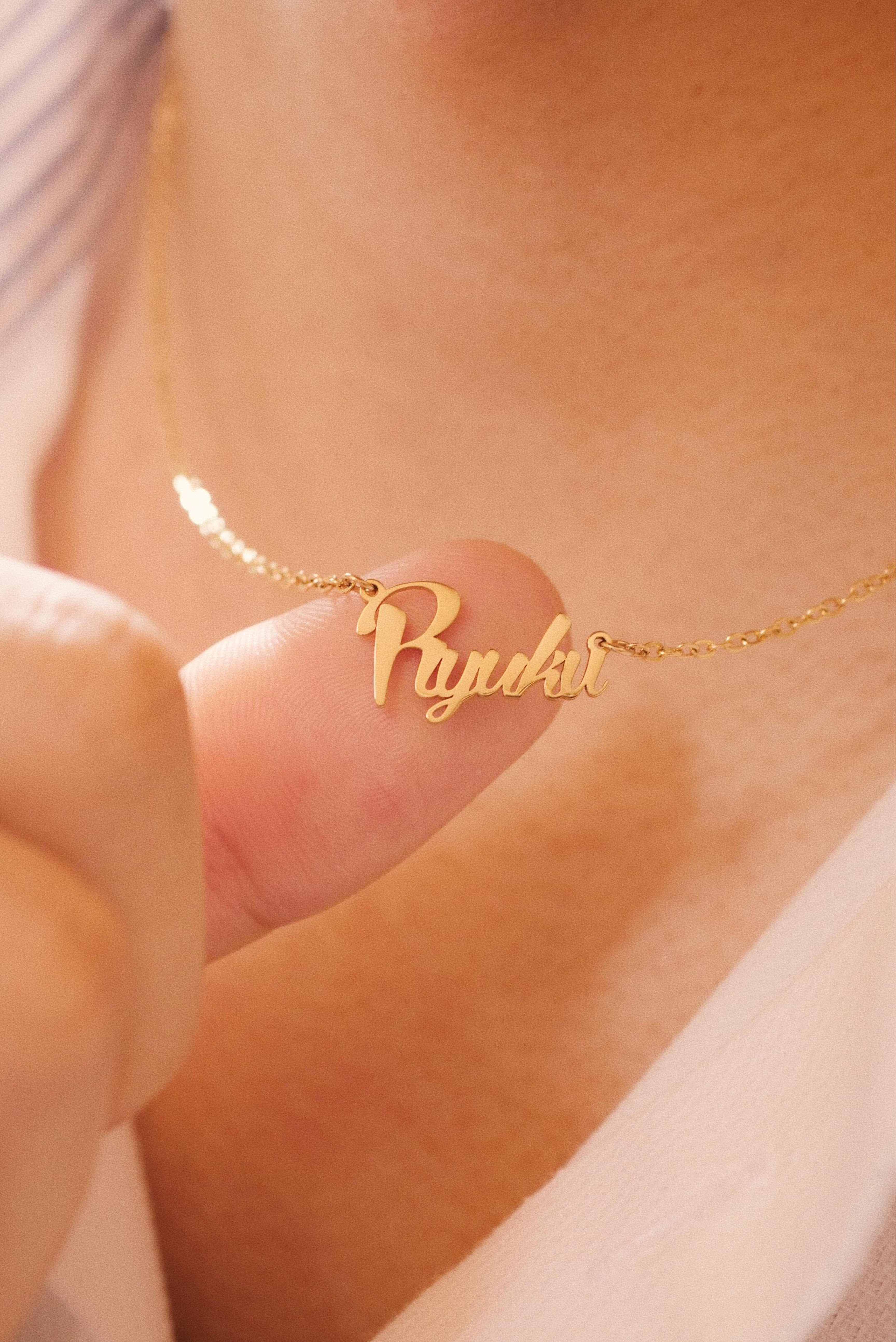 CUSTOM NAME (NECKLACE)
