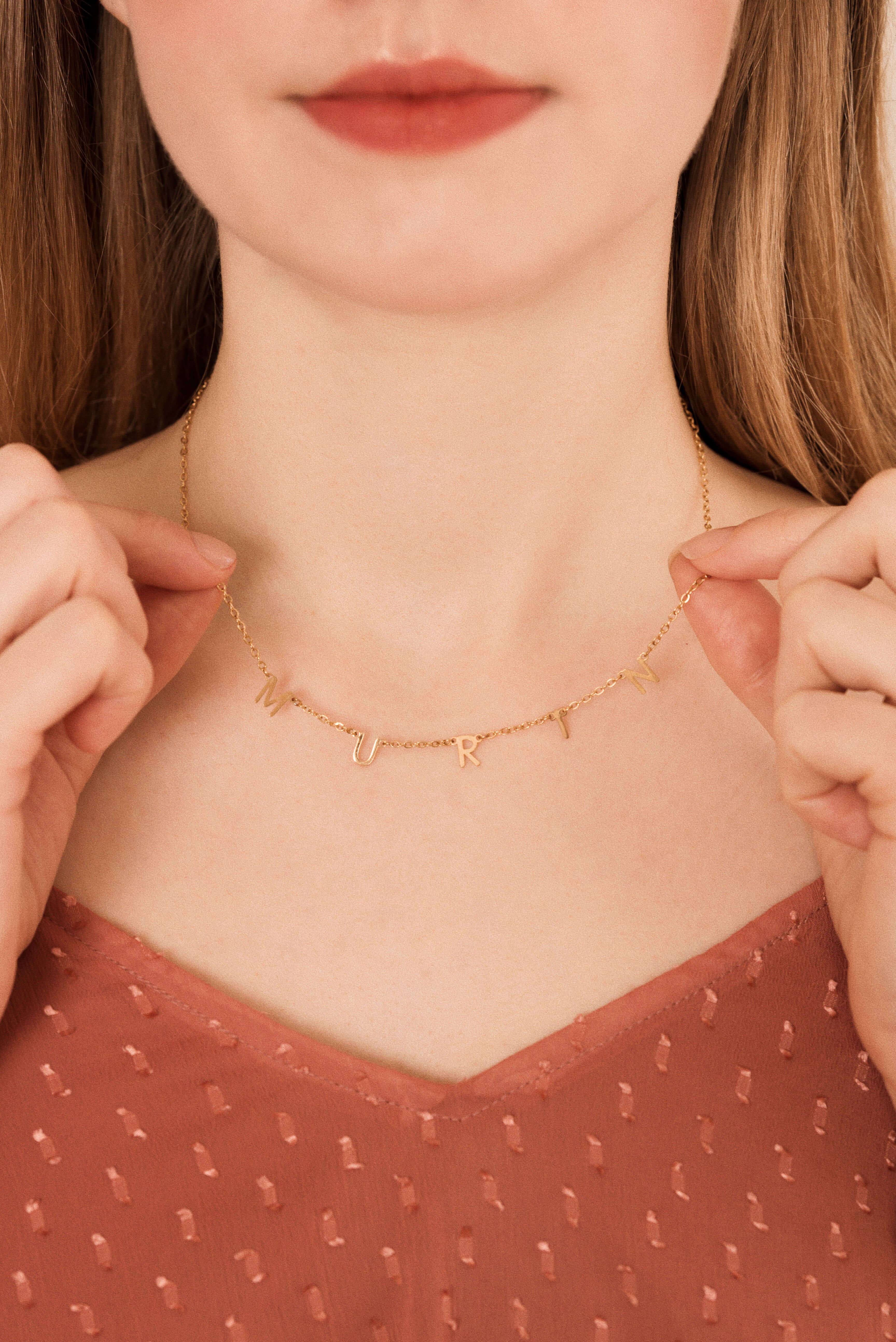 INITIAL NAME (NECKLACE)