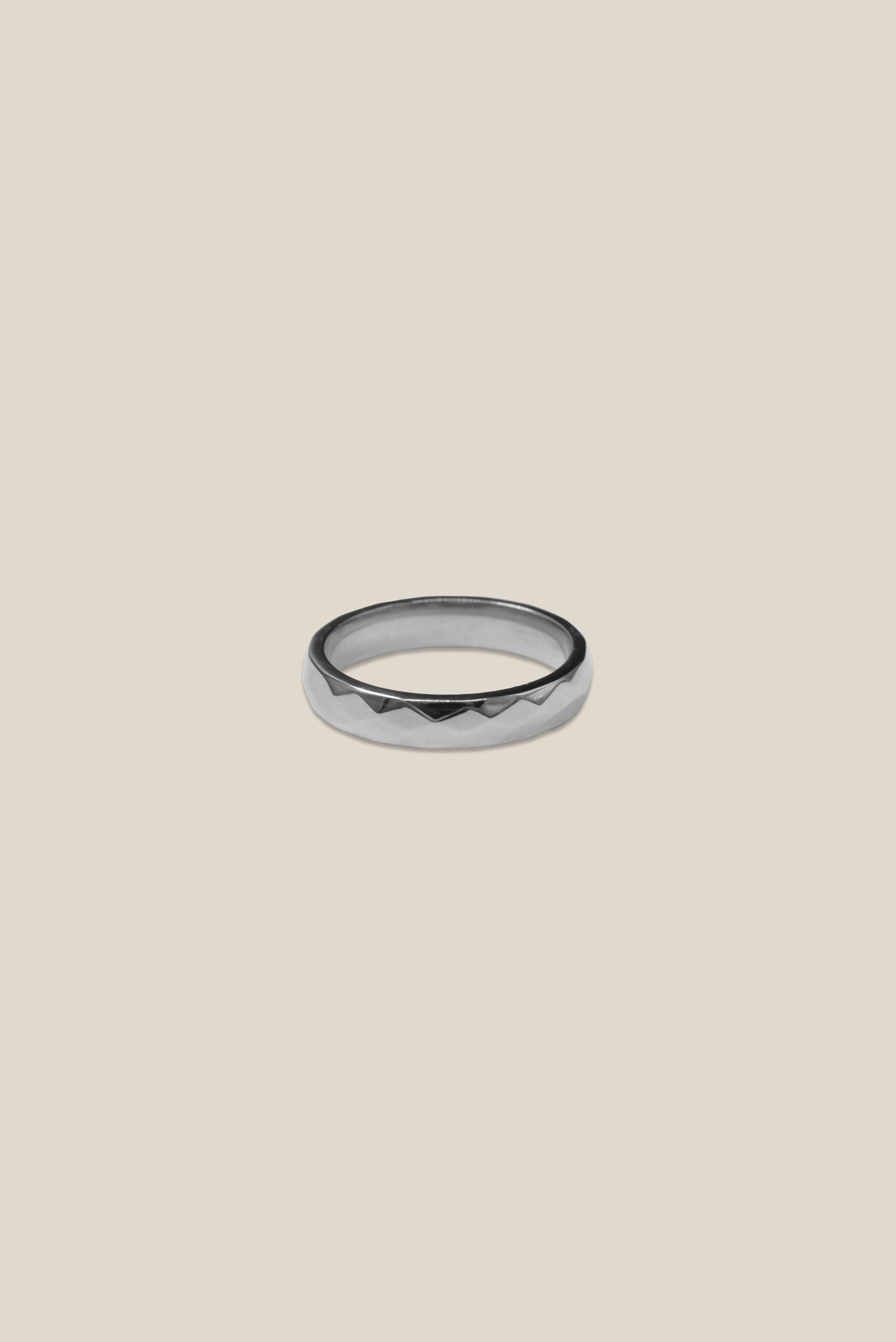 Diamond cut (RING)