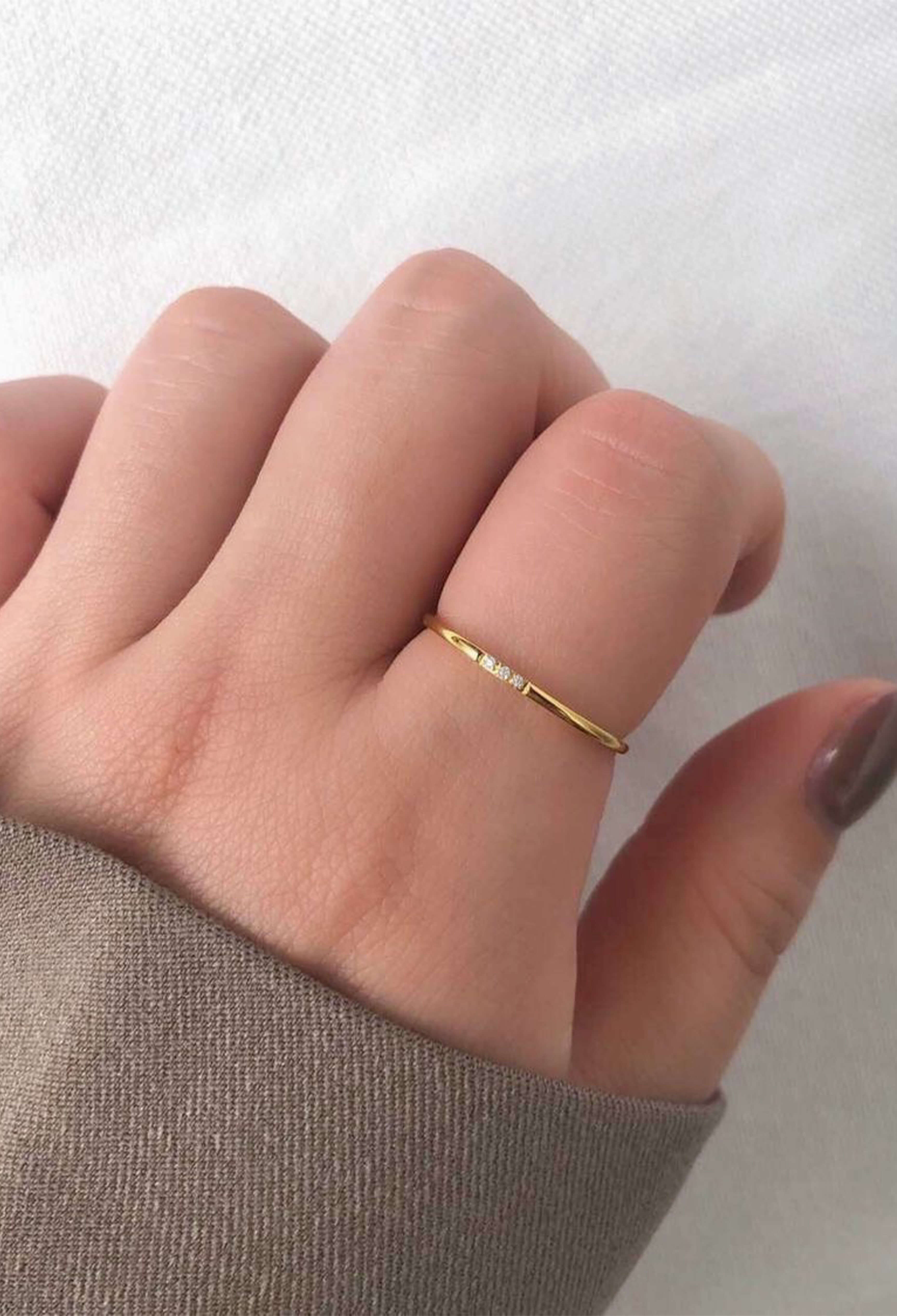 Three diamond (RING)
