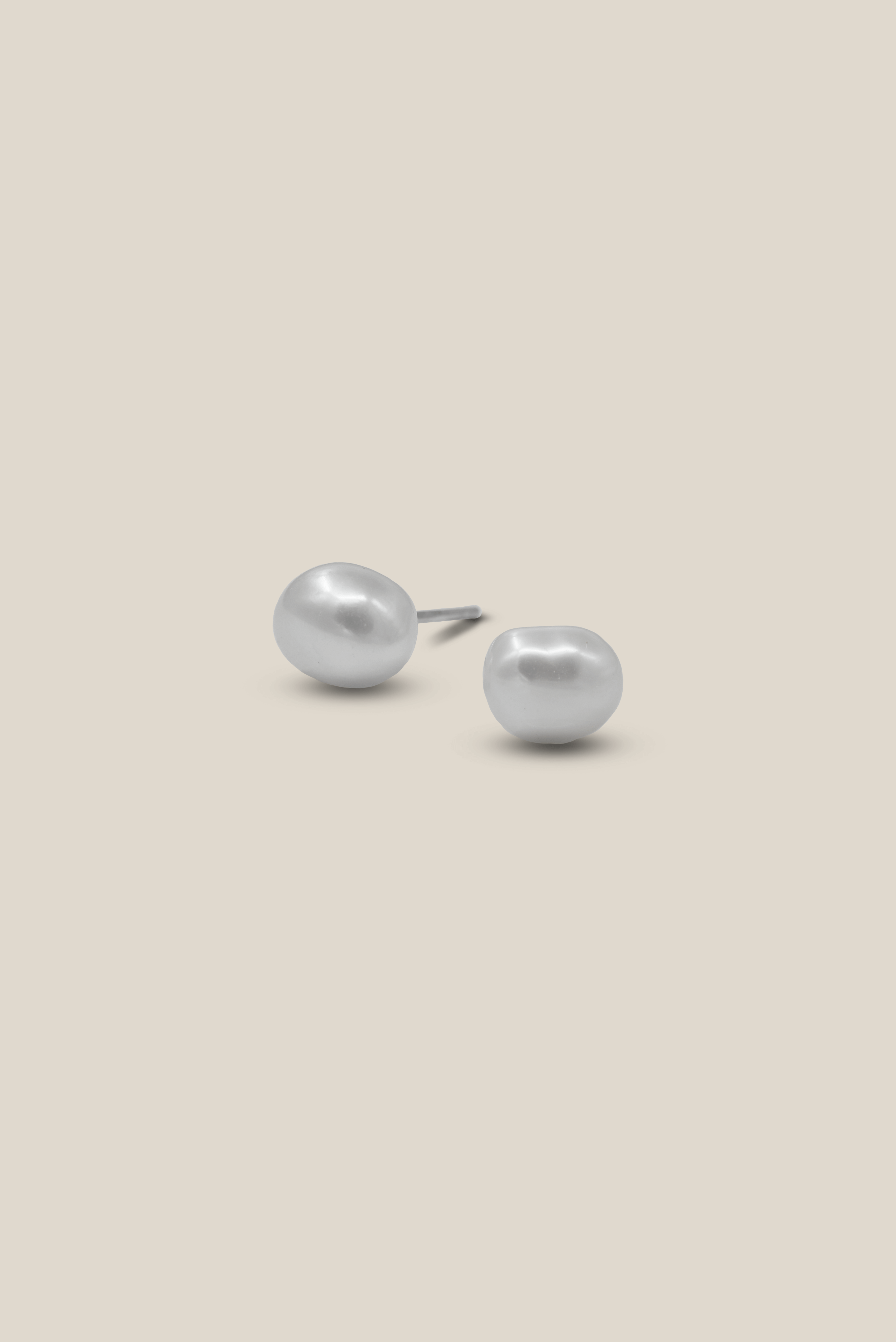 ONE PEARL (PIERCE)