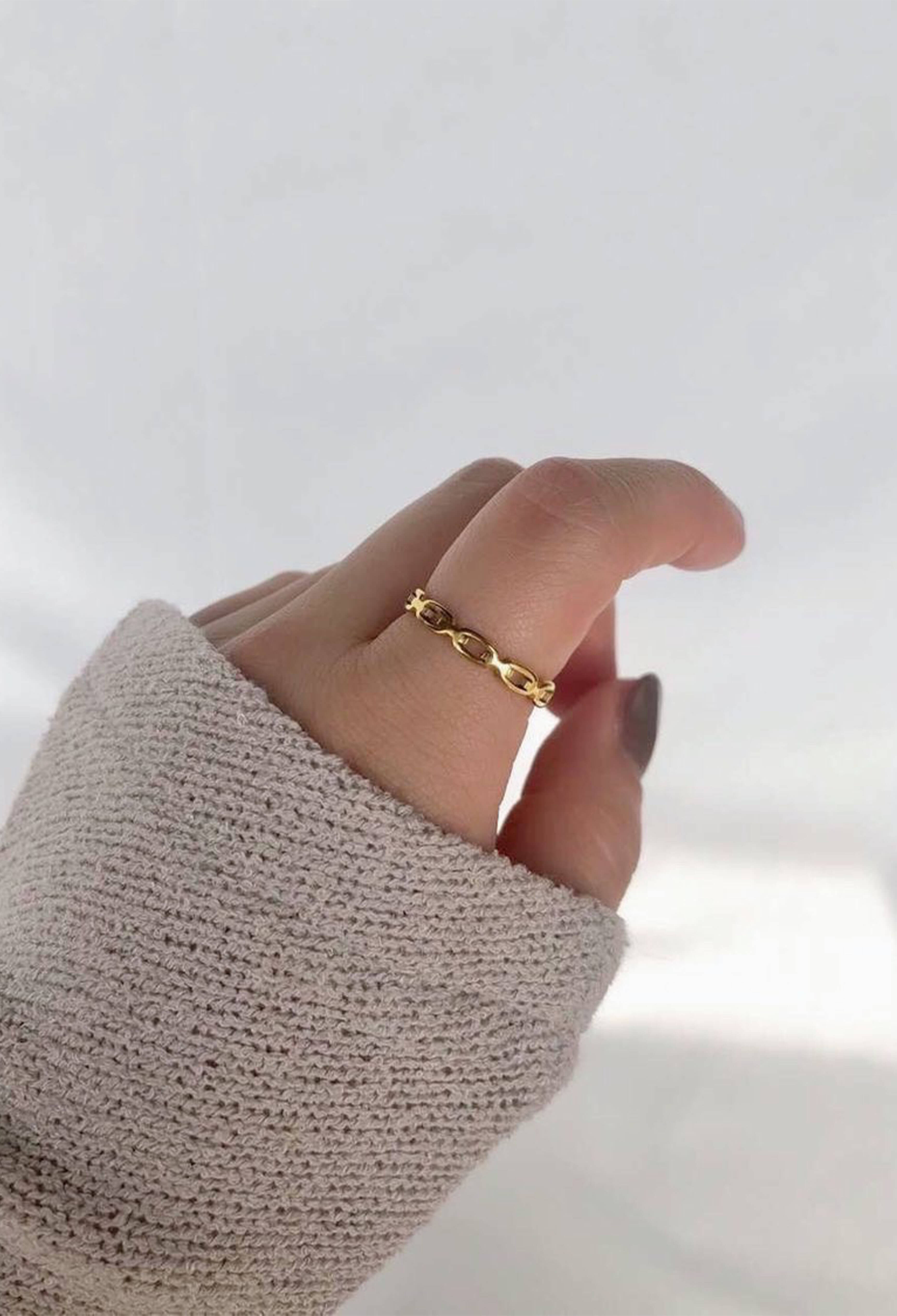 CHAIN (RING)