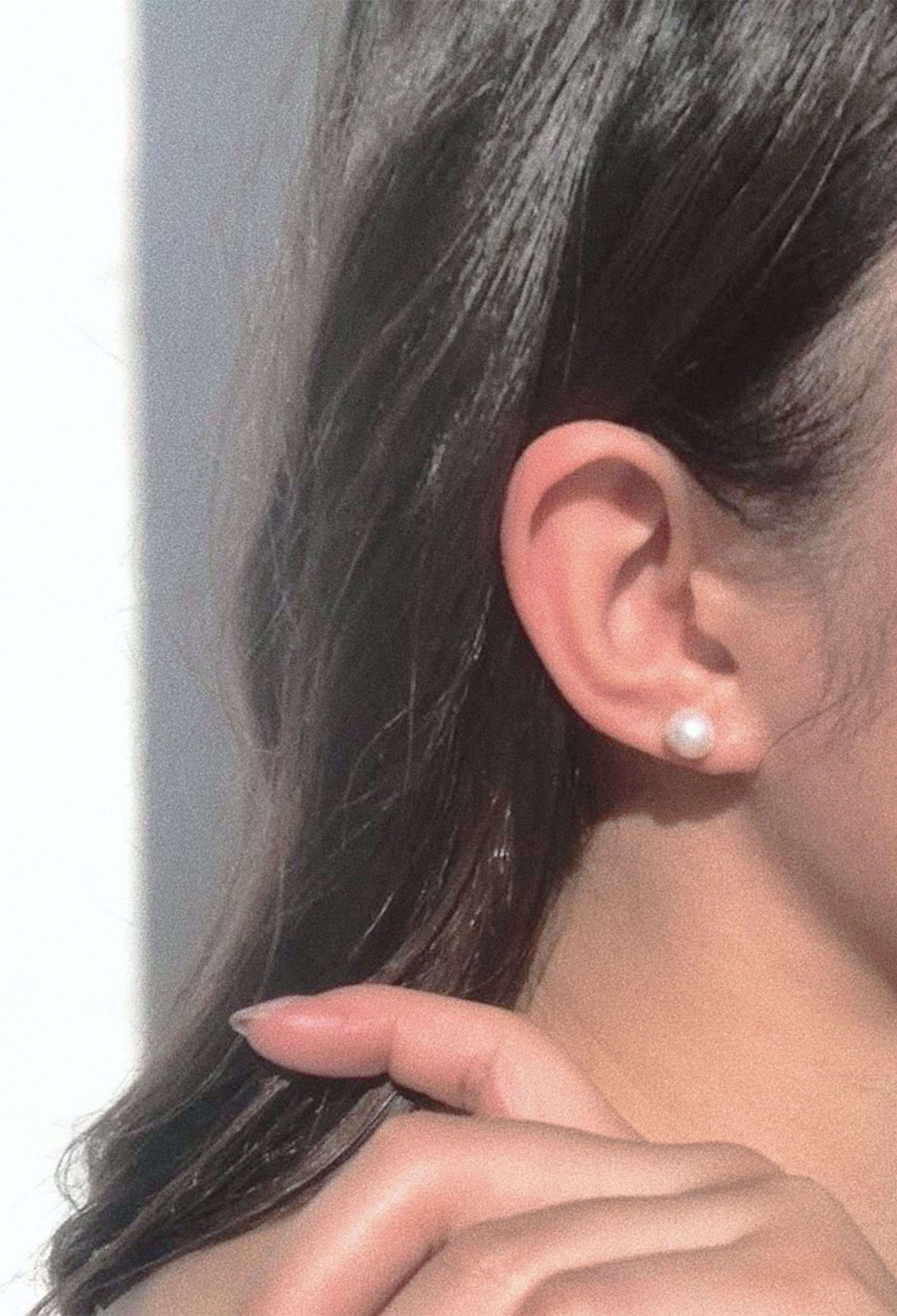 ONE PEARL (PIERCE)