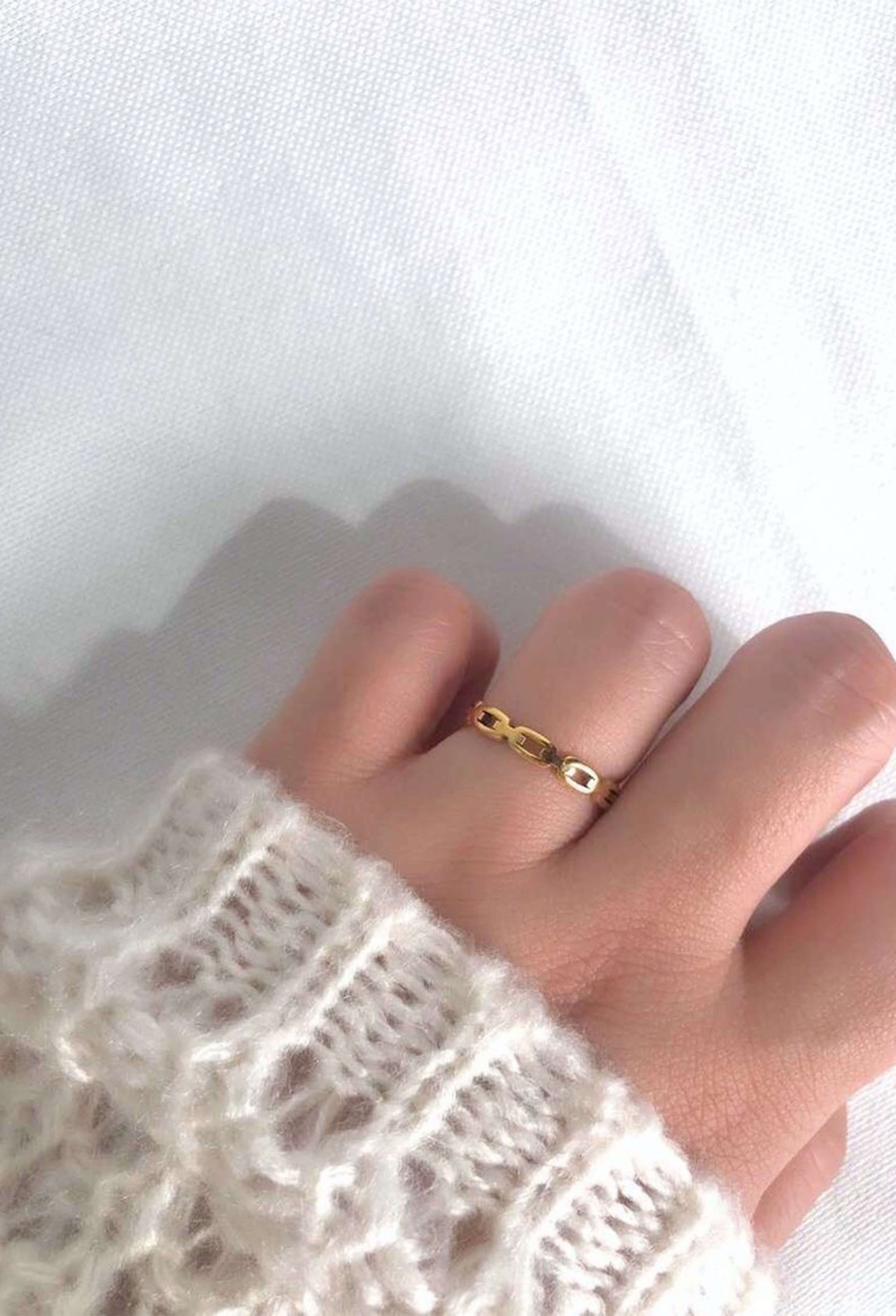 CHAIN (RING)