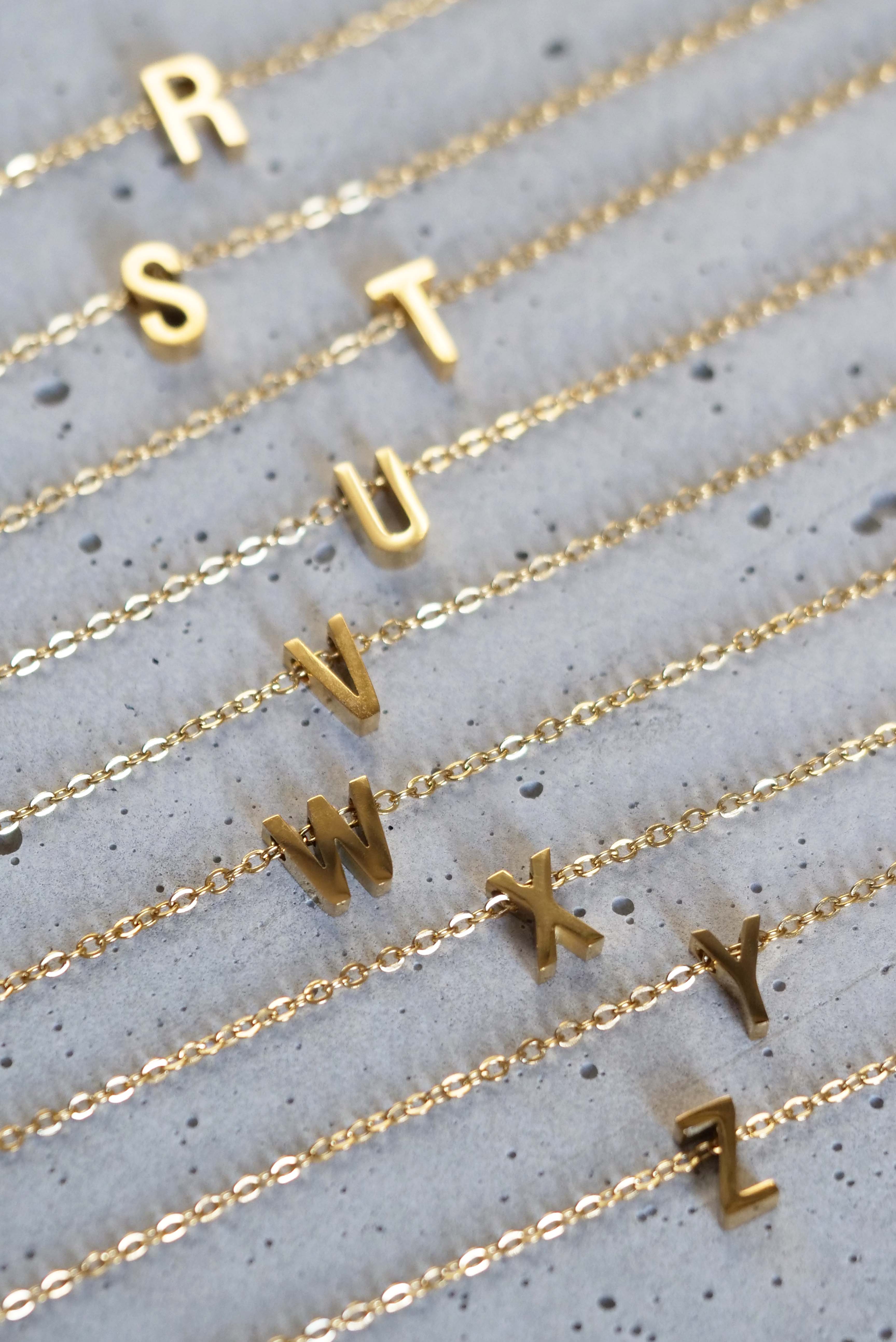 MINI INITIAL (NECKLACE)
