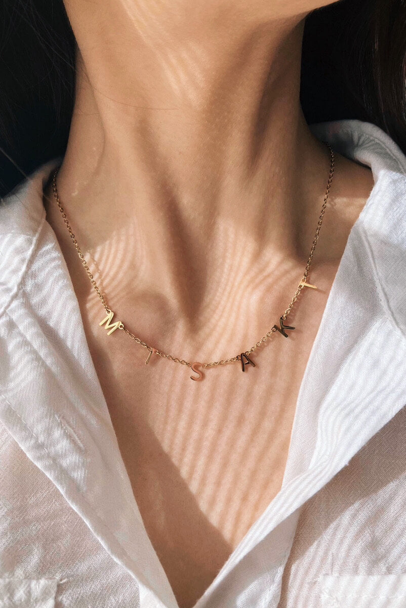 INITIAL NAME (NECKLACE)