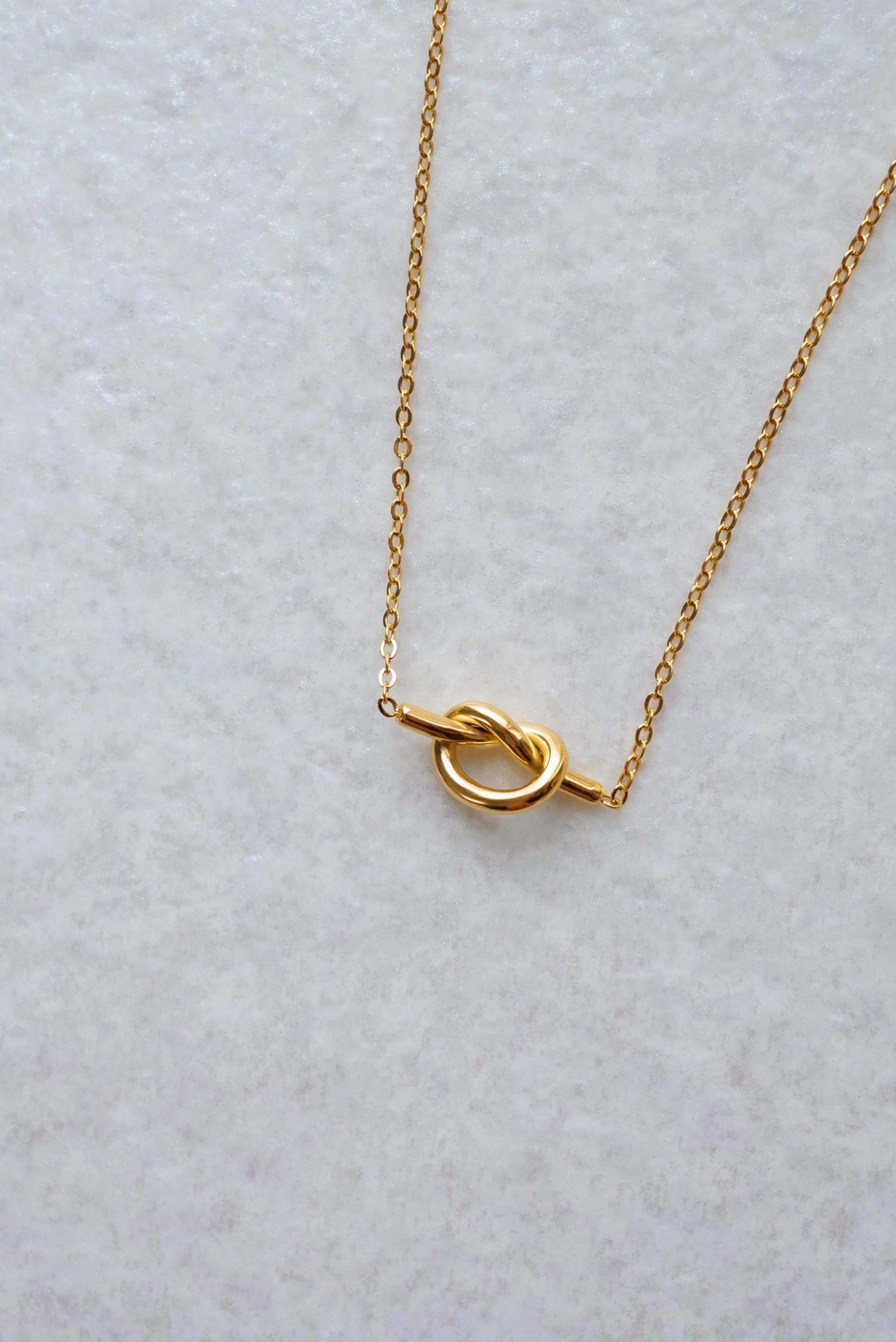 KNOT GOLD (NECKLACE)
