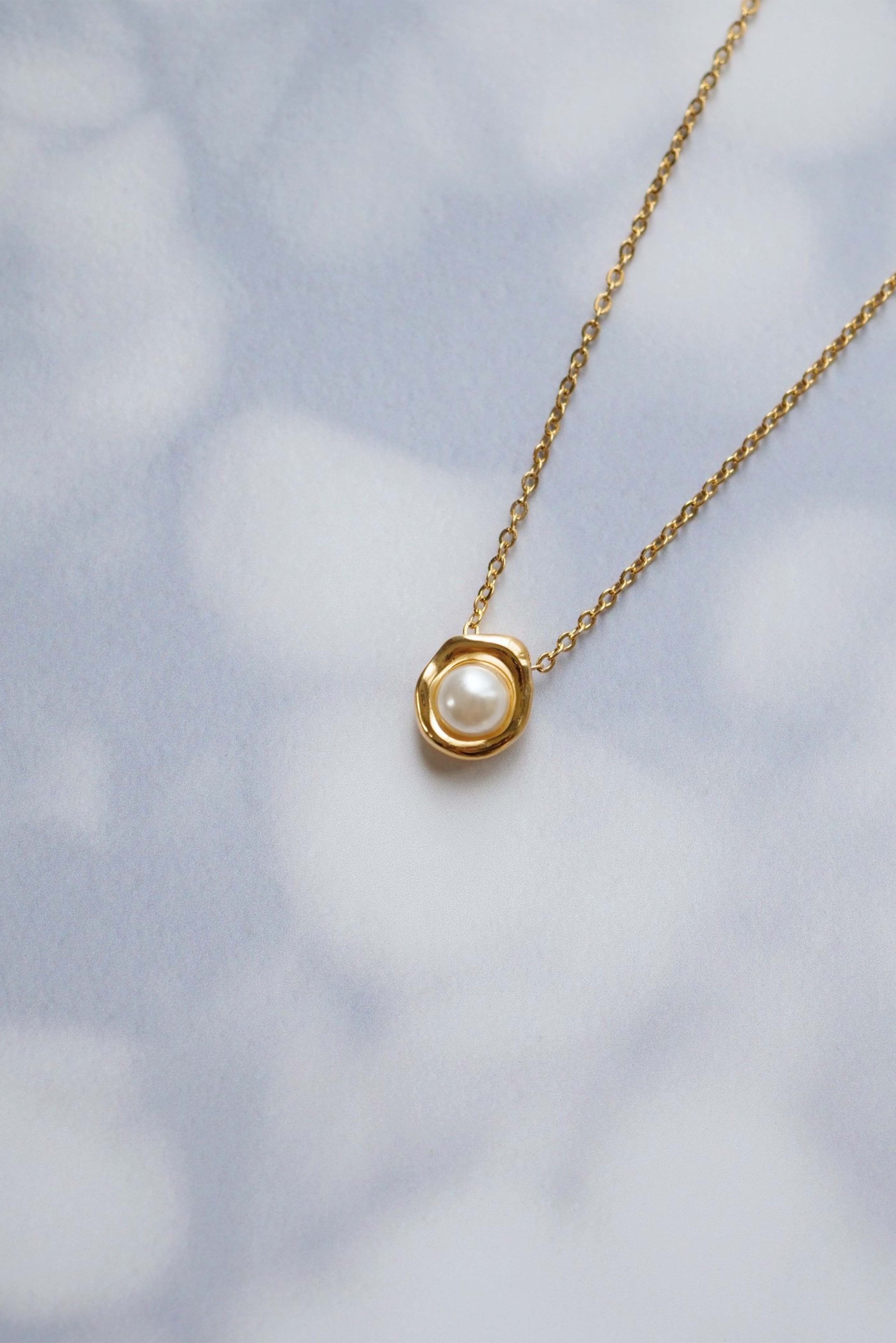 PEARL GOLD (NECKLACE)