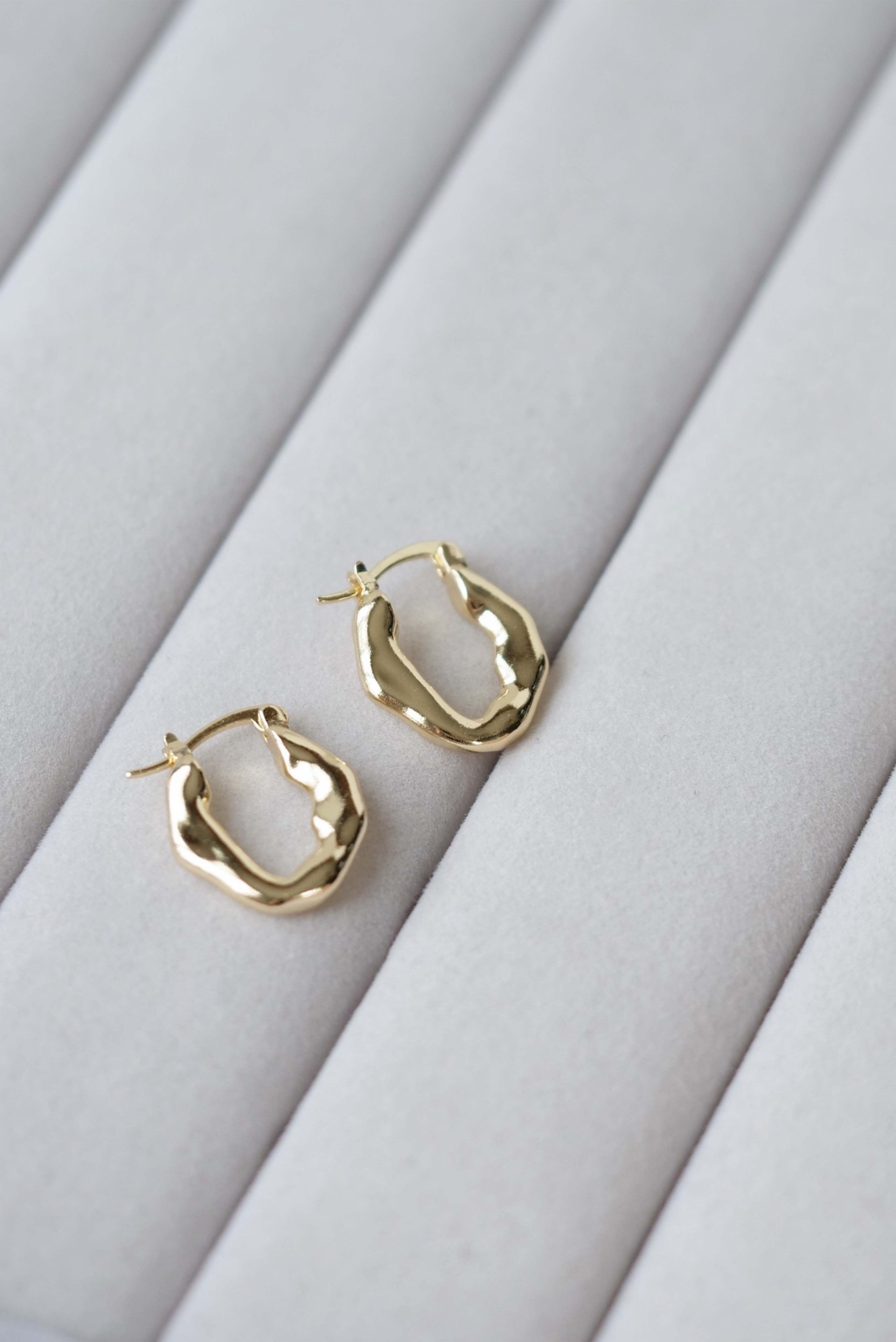MOI GOLD (PIERCE)