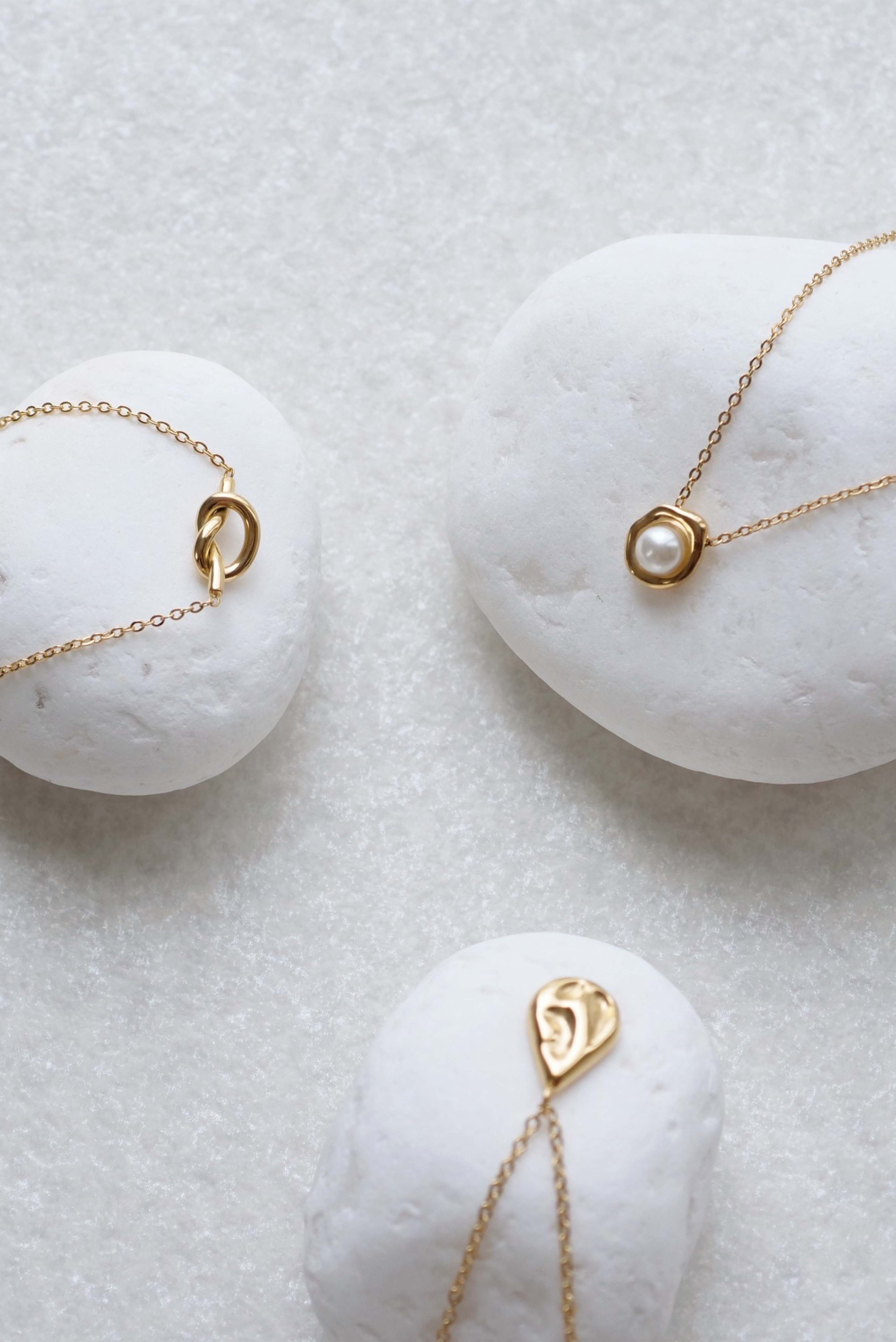 PEARL GOLD (NECKLACE)